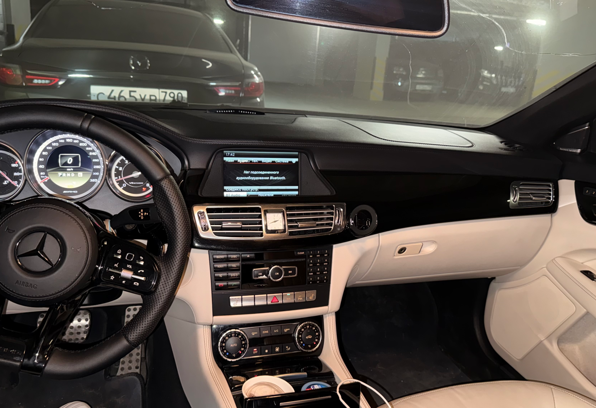 Аренда mercedes-benz cls бизнес класса 2013 года в городе Москва Кантемировская от 8600 руб./сутки, задний привод, двигатель: бензин, объем 3.5 литров, ОСАГО (Впишу в полис), без водителя, недорого, вид 3 - RentRide