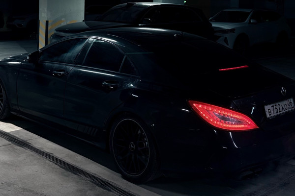 Прокат авто mercedes-benz cls бизнес класса 2013 года в городе Москва Кантемировская от 8600 руб./сутки, задний привод, двигатель: бензин, объем 3.5 литров, ОСАГО (Впишу в полис), без водителя, недорого - RentRide