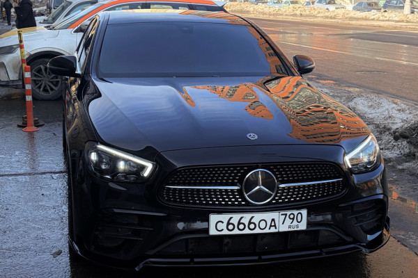 Прокат авто mercedes-benz e-klass бизнес класса 2017 года в городе Москва Кантемировская от 9800 руб./сутки, задний привод, двигатель: бензин, объем 2 литра, ОСАГО (Впишу в полис), без водителя, недорого - RentRide