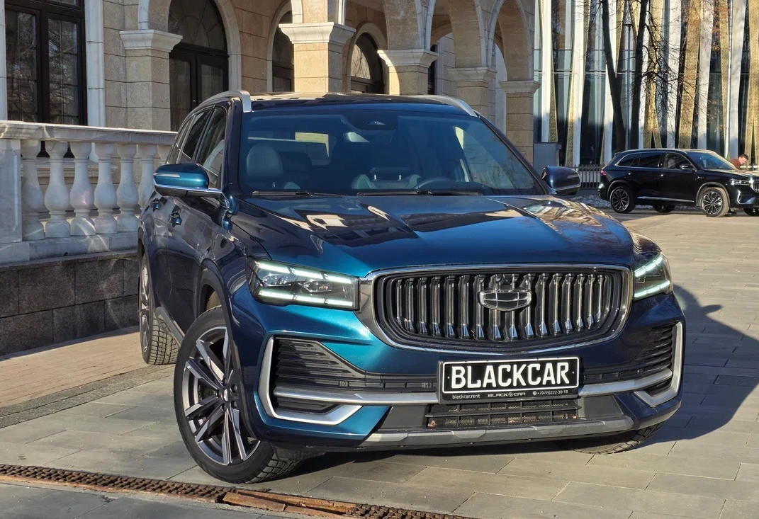 Аренда geely monjaro бизнес класса 2024 года в городе Москва Киевская от 8800 руб./сутки, полный привод, двигатель: бензин, объем 2 литра, без водителя, недорого, вид 2 - RentRide