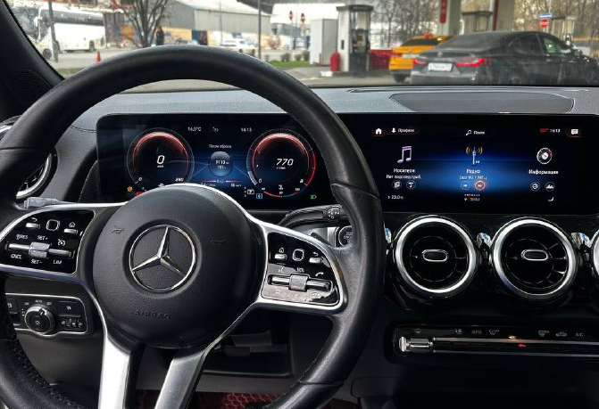 Аренда mercedes-benz glb 2021 года в городе Москва Проспект Мира от 5500 руб./сутки, передний привод, двигатель: бензин, объем 1.3 литра, ОСАГО (Мультидрайв), без водителя, недорого, вид 2 - RentRide