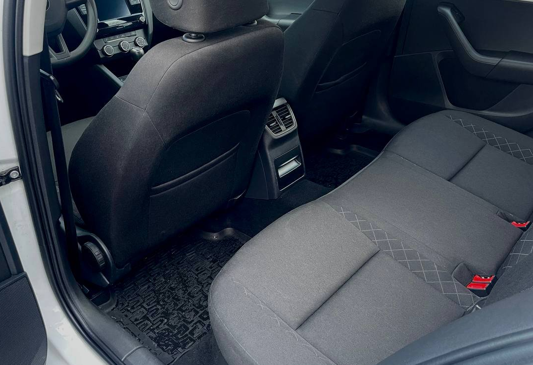 Аренда skoda octavia эконом класса 2019 года в городе Москва Сокол от 2840 руб./сутки, передний привод, двигатель: бензин, объем 1.6 литров, каско (Мультидрайв), ОСАГО (Мультидрайв), без водителя, недорого, вид 4 - RentRide