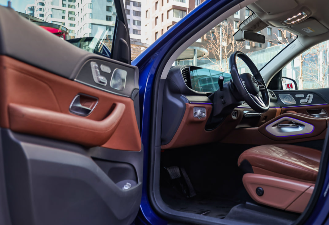 Аренда mercedes-benz gle премиум класса 2020 года в городе Москва Авиамоторная от 11120 руб./сутки, полный привод, двигатель: дизель, объем 2 литра, каско (Мультидрайв), ОСАГО (Мультидрайв), без водителя, недорого, вид 4 - RentRide