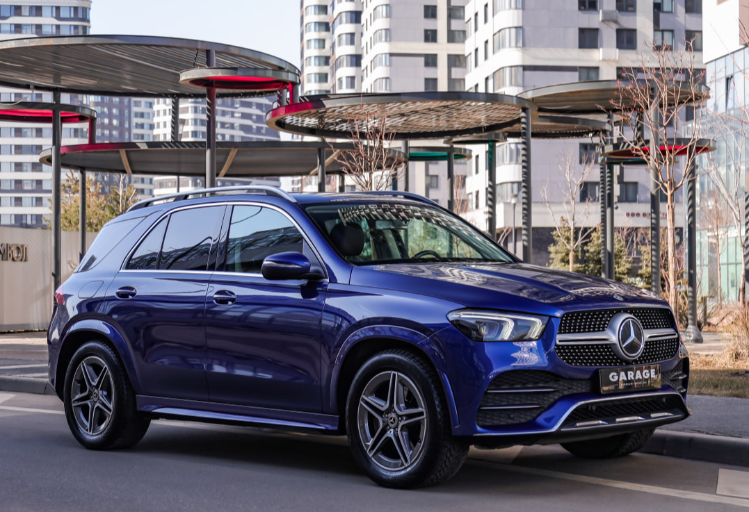 Аренда mercedes-benz gle премиум класса 2020 года в городе Москва Авиамоторная от 11120 руб./сутки, полный привод, двигатель: дизель, объем 2 литра, каско (Мультидрайв), ОСАГО (Мультидрайв), без водителя, недорого - RentRide