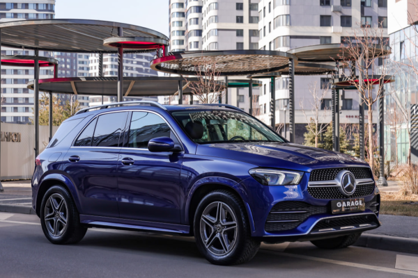 Прокат авто mercedes-benz gle премиум класса 2020 года в городе Москва Авиамоторная от 11120 руб./сутки, полный привод, двигатель: дизель, объем 2 литра, каско (Мультидрайв), ОСАГО (Мультидрайв), без водителя, недорого - RentRide