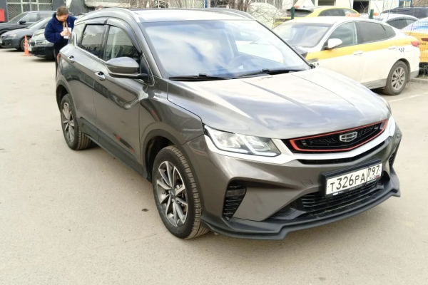 Прокат авто geely coolray комфорт класса 2023 года в городе Москва Новые Черемушки от 2900 руб./сутки, передний привод, двигатель: бензин, объем 1.5 литров, ОСАГО (Мультидрайв), без водителя, недорого - RentRide