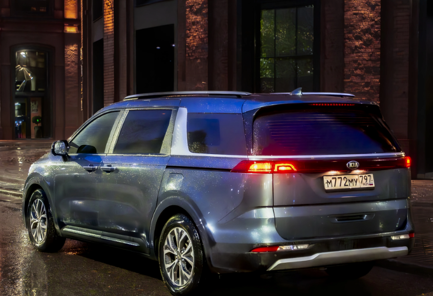 Аренда kia carnival 2021 года в городе Москва Нахимовский проспект от 9600 руб./сутки, передний привод, двигатель: дизель, объем 2.2 литра, ОСАГО (Мультидрайв), без водителя, недорого, вид 2 - RentRide