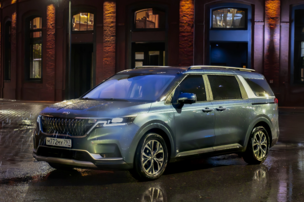 Прокат авто kia carnival 2021 года в городе Москва Нахимовский проспект от 9600 руб./сутки, передний привод, двигатель: дизель, объем 2.2 литра, ОСАГО (Мультидрайв), без водителя, недорого - RentRide