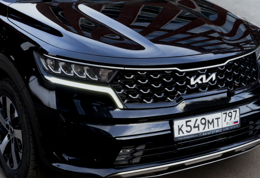Аренда kia sorento комфорт класса 2023 года в городе Москва Нахимовский проспект от 9600 руб./сутки, полный привод, двигатель: дизель, объем 2.2 литра, ОСАГО (Мультидрайв), без водителя, недорого, вид 3 - RentRide