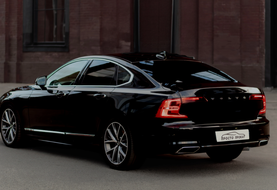 Аренда volvo s90 бизнес класса 2020 года в городе Москва Нахимовский проспект от 7920 руб./сутки, передний привод, двигатель: бензин, объем 2 литра, ОСАГО (Мультидрайв), без водителя, недорого, вид 2 - RentRide