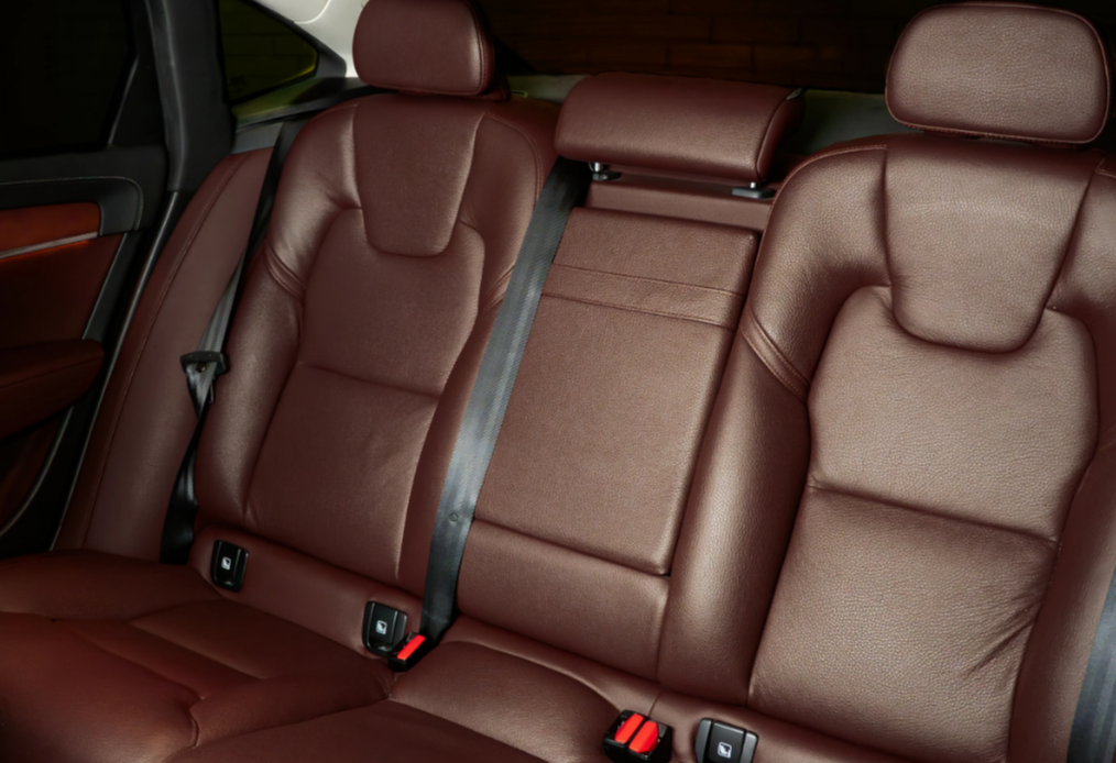 Аренда volvo s90 бизнес класса 2020 года в городе Москва Нахимовский проспект от 7920 руб./сутки, передний привод, двигатель: бензин, объем 2 литра, ОСАГО (Мультидрайв), без водителя, недорого, вид 5 - RentRide