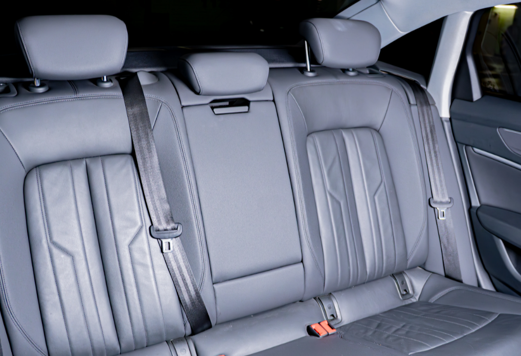 Аренда audi a6 бизнес класса 2020 года в городе Москва Нахимовский проспект от 7600 руб./сутки, передний привод, двигатель: бензин, объем 2 литра, ОСАГО (Мультидрайв), без водителя, недорого, вид 6 - RentRide