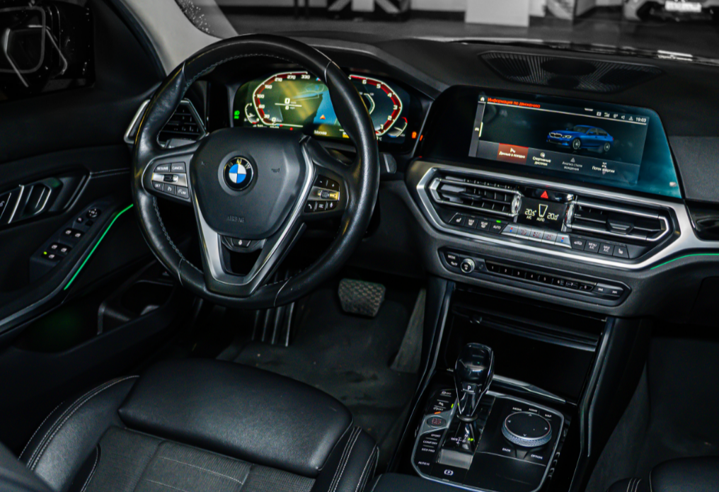 Аренда bmw 3-serii бизнес класса 2021 года в городе Москва Нахимовский проспект от 7200 руб./сутки, задний привод, двигатель: бензин, объем 2 литра, ОСАГО (Мультидрайв), без водителя, недорого, вид 5 - RentRide