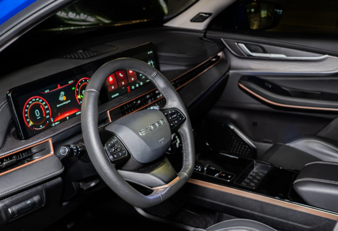 Аренда exeed lx комфорт класса 2023 года в городе Москва Нахимовский проспект от 6000 руб./сутки, передний привод, двигатель: бензин, объем 1.5 литров, ОСАГО (Мультидрайв), без водителя, недорого, вид 6 - RentRide
