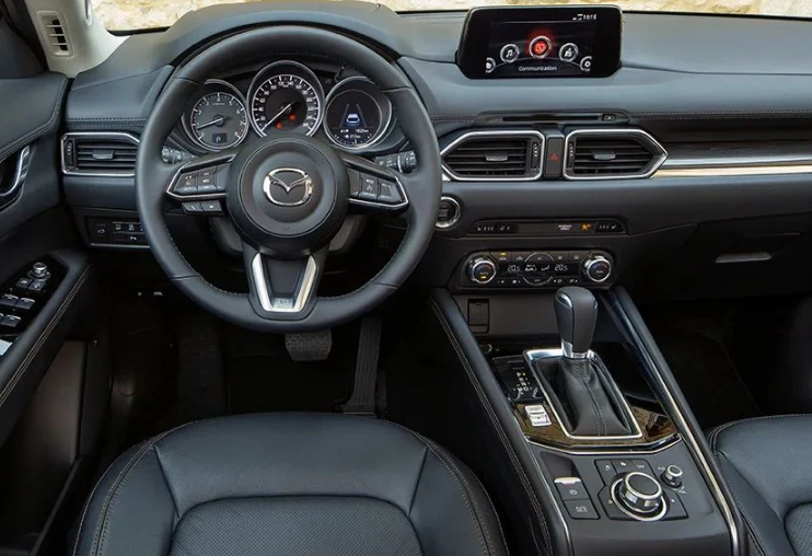 Аренда mazda cx-5 комфорт класса 2020 года в городе Москва Нахимовский проспект от 6000 руб./сутки, полный привод, двигатель: бензин, объем 2 литра, ОСАГО (Мультидрайв), без водителя, недорого, вид 4 - RentRide