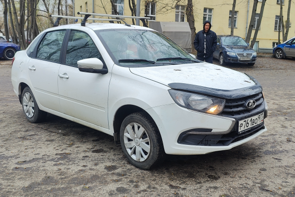 Прокат авто lada granta эконом класса 2023 года в городе Москва Крымская от 1600 руб./сутки, передний привод, двигатель: бензин, ОСАГО (Впишу в полис), без водителя, недорого - RentRide