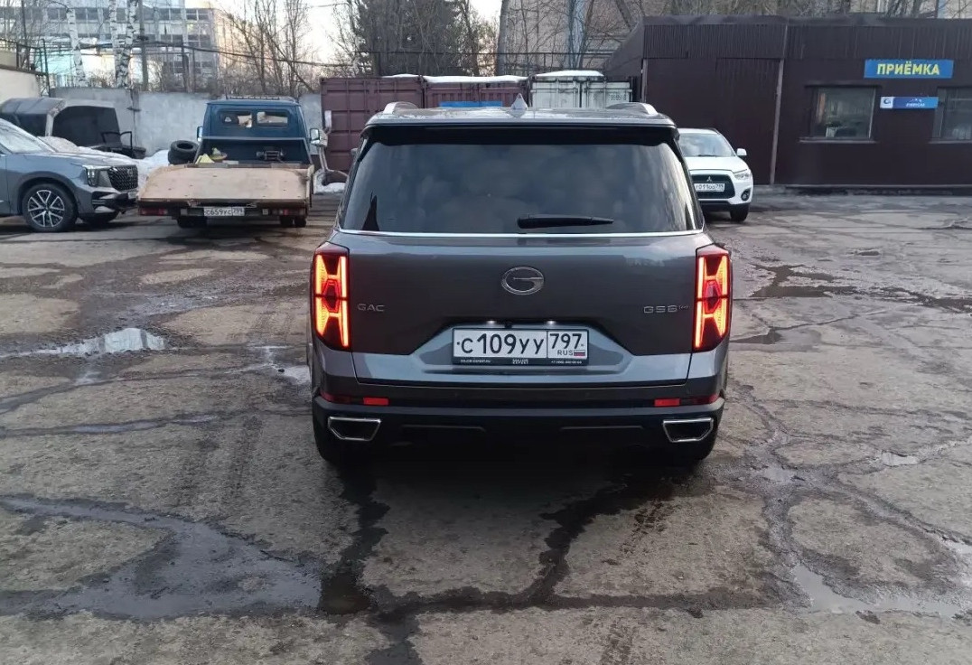 Аренда gac gs8 бизнес класса 2024 года в городе Москва Речной вокзал от 5600 руб./сутки, полный привод, двигатель: бензин, объем 2 литра, каско (Впишу в полис), ОСАГО (Впишу в полис), без водителя, недорого, вид 3 - RentRide