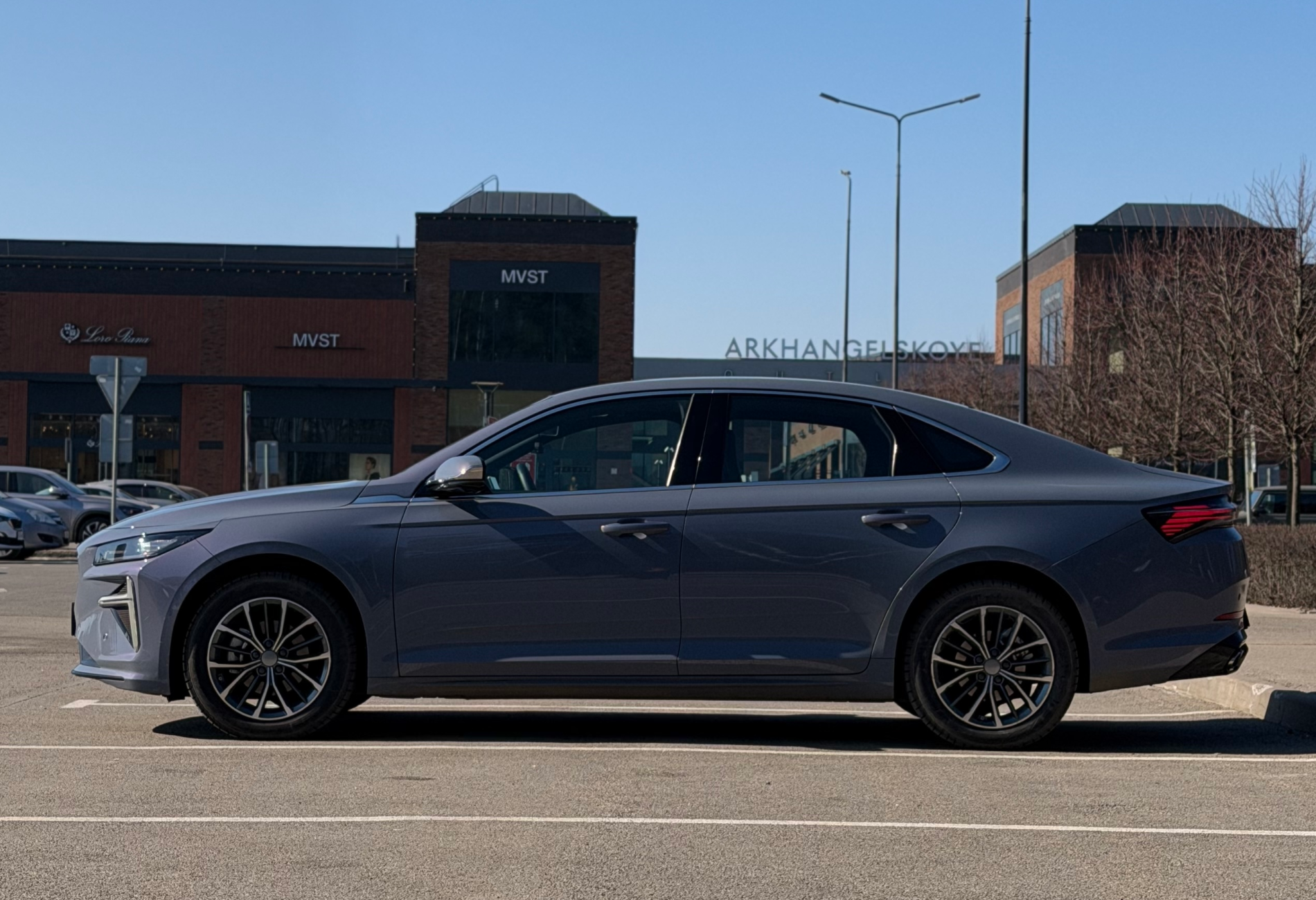 Аренда geely preface комфорт класса 2024 года в городе Москва Павшино от 3200 руб./сутки, передний привод, двигатель: бензин, объем 2 литра, ОСАГО (Мультидрайв), без водителя, недорого, вид 2 - RentRide