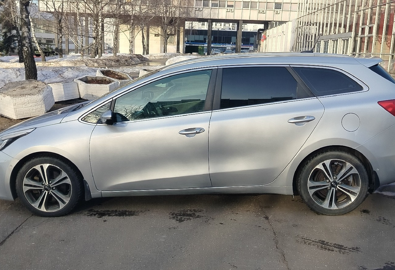 Аренда kia ceed эконом класса 2016 года в городе Москва Аминьевская от 2200 руб./сутки, передний привод, двигатель: бензин, объем 1.6 литров, ОСАГО (Впишу в полис), без водителя, недорого, вид 6 - RentRide