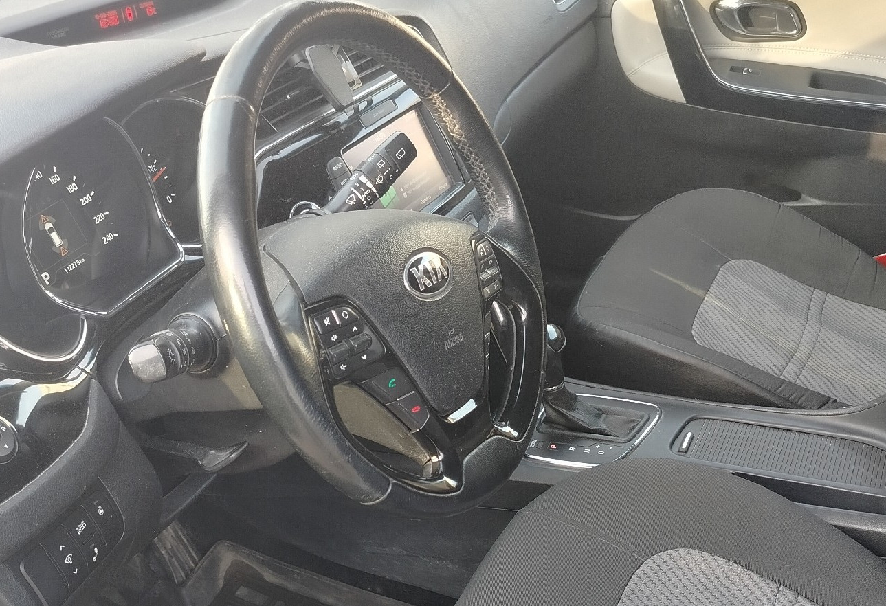 Аренда kia ceed эконом класса 2016 года в городе Москва Аминьевская от 2200 руб./сутки, передний привод, двигатель: бензин, объем 1.6 литров, ОСАГО (Впишу в полис), без водителя, недорого, вид 5 - RentRide