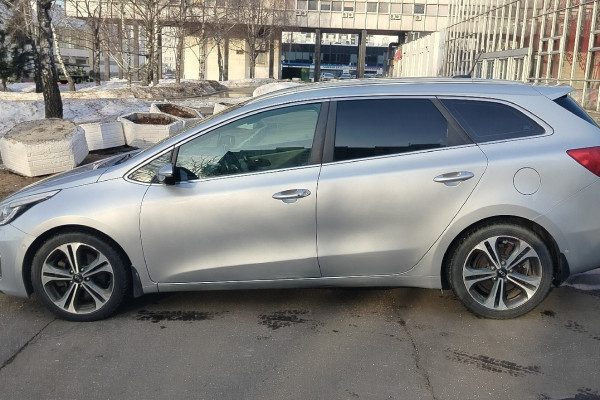 Прокат авто kia ceed эконом класса 2016 года в городе Москва Аминьевская от 2600 руб./сутки, передний привод, двигатель: бензин, объем 1.6 литров, ОСАГО (Впишу в полис), без водителя, недорого - RentRide