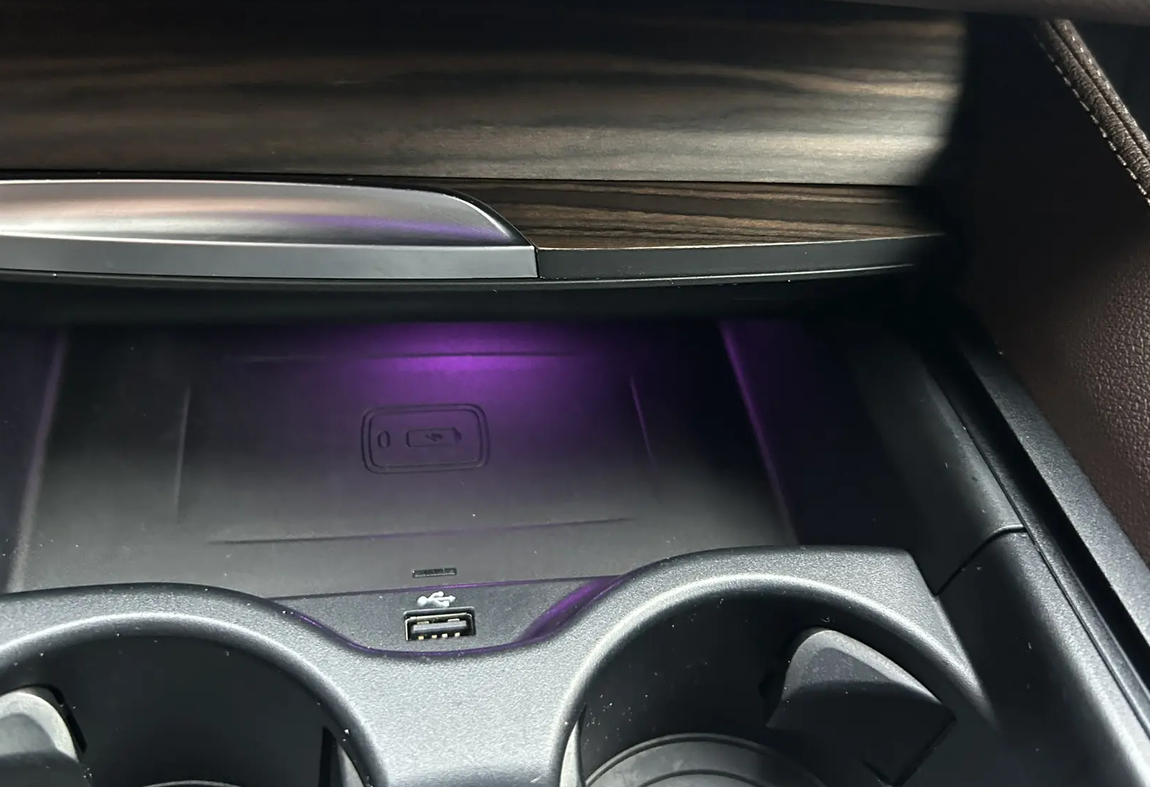 Аренда bmw 5-serii бизнес класса 2019 года в городе Москва Крылатское от 9200 руб./сутки, полный привод, двигатель: дизель, объем 3 литра, каско (Мультидрайв), ОСАГО (Мультидрайв), без водителя, недорого, вид 7 - RentRide