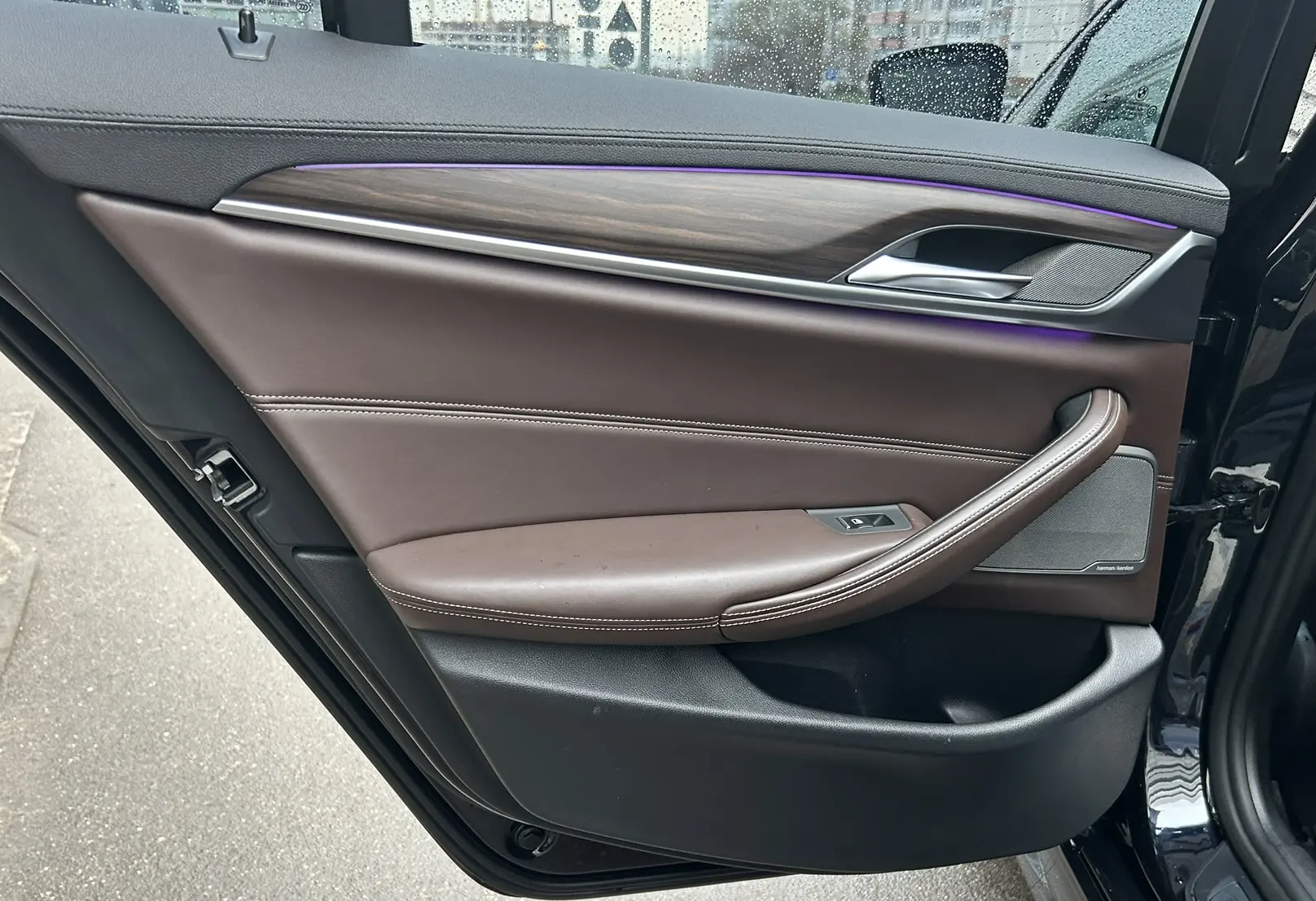 Аренда bmw 5-serii бизнес класса 2019 года в городе Москва Крылатское от 9200 руб./сутки, полный привод, двигатель: дизель, объем 3 литра, каско (Мультидрайв), ОСАГО (Мультидрайв), без водителя, недорого, вид 13 - RentRide