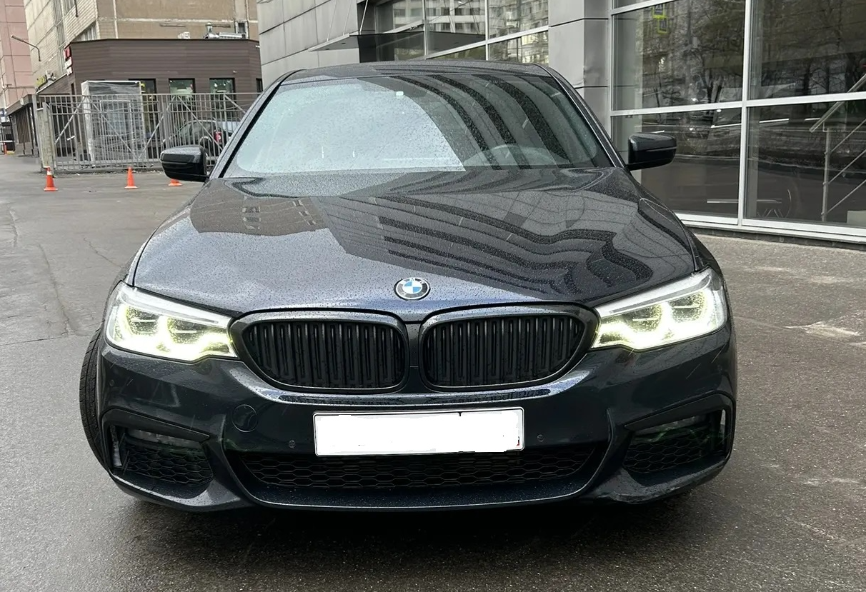 Аренда bmw 5-serii бизнес класса 2019 года в городе Москва Крылатское от 9200 руб./сутки, полный привод, двигатель: дизель, объем 3 литра, каско (Мультидрайв), ОСАГО (Мультидрайв), без водителя, недорого - RentRide