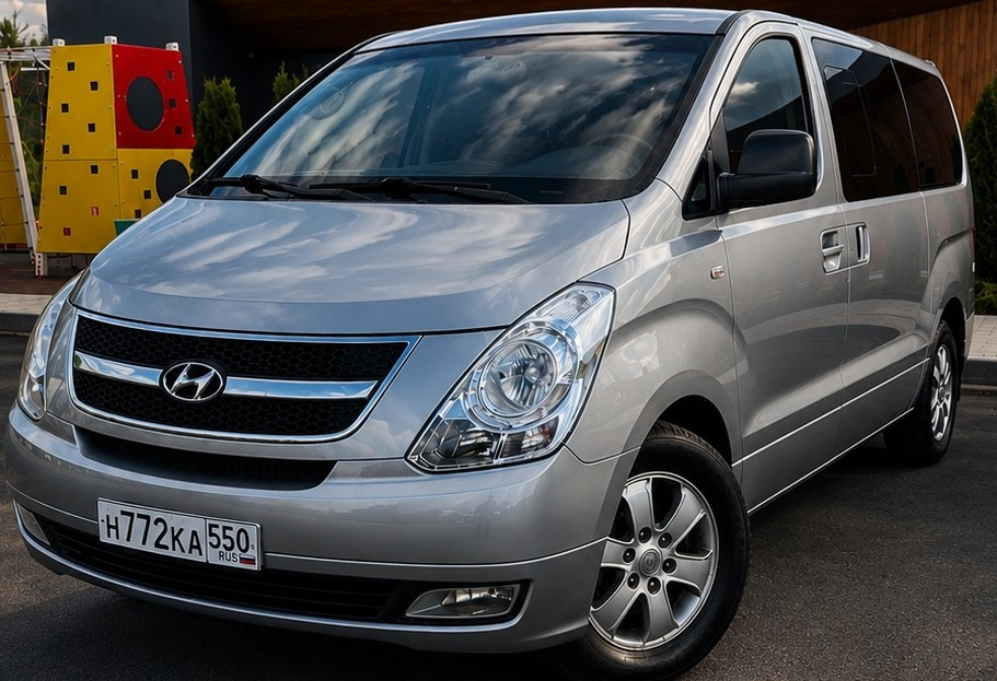Аренда hyundai h-1 комфорт класса 2015 года в городе Москва от 5200 руб./сутки, задний привод, двигатель: дизель, объем 2.5 литров, ОСАГО (Впишу в полис), без водителя, недорого - RentRide