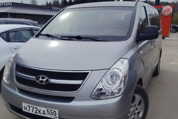 Прокат авто hyundai h-1 комфорт класса 2015 года в городе Химки от 5200 руб./сутки, задний привод, двигатель: дизель, объем 2.5 литров, ОСАГО (Впишу в полис), без водителя, недорого - RentRide