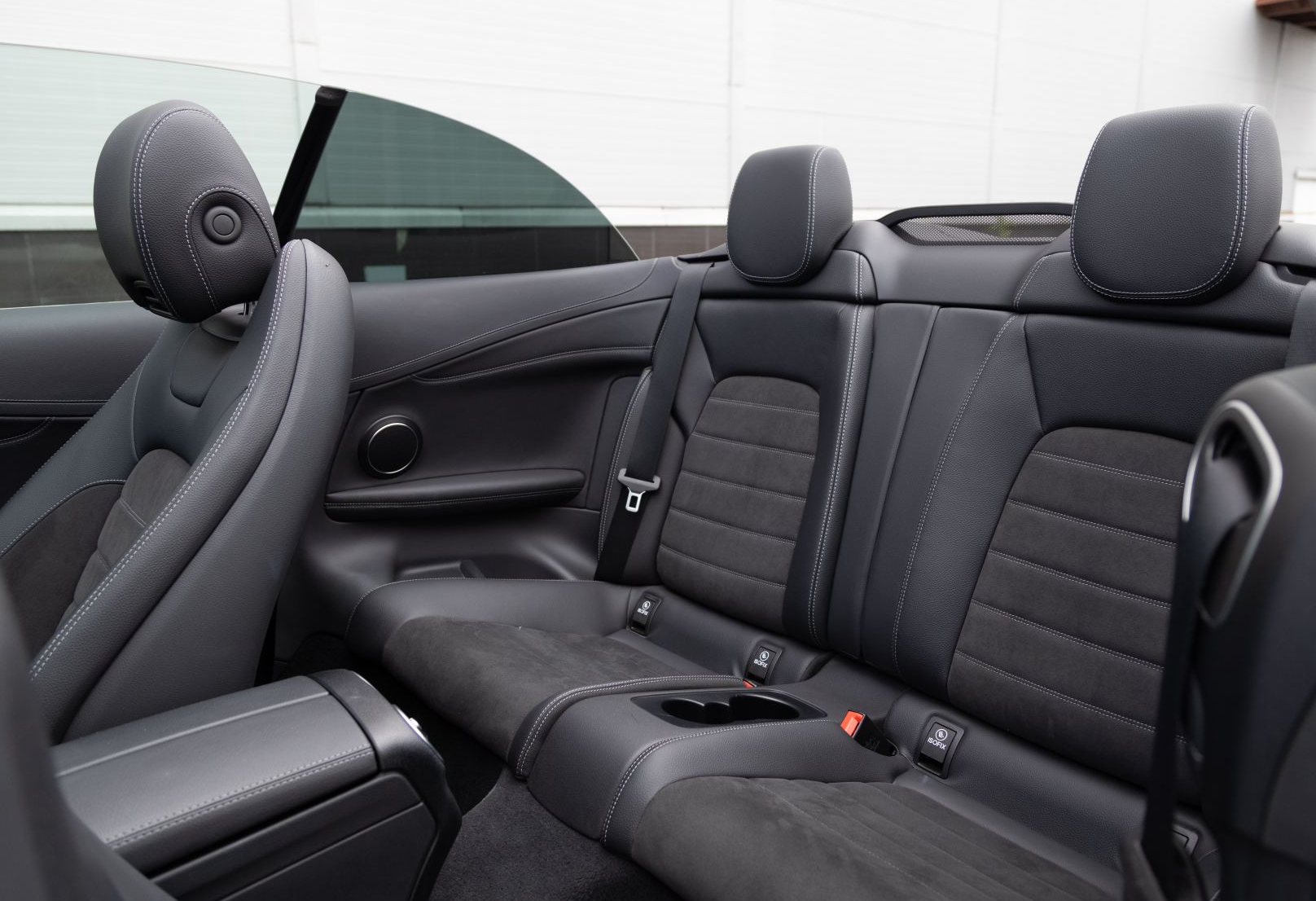 Аренда mercedes-benz c-klass бизнес класса 2022 года в городе Москва Крылатское от 12000 руб./сутки, задний привод, двигатель: бензин, объем 2 литра, ОСАГО (Мультидрайв), без водителя, недорого, вид 5 - RentRide