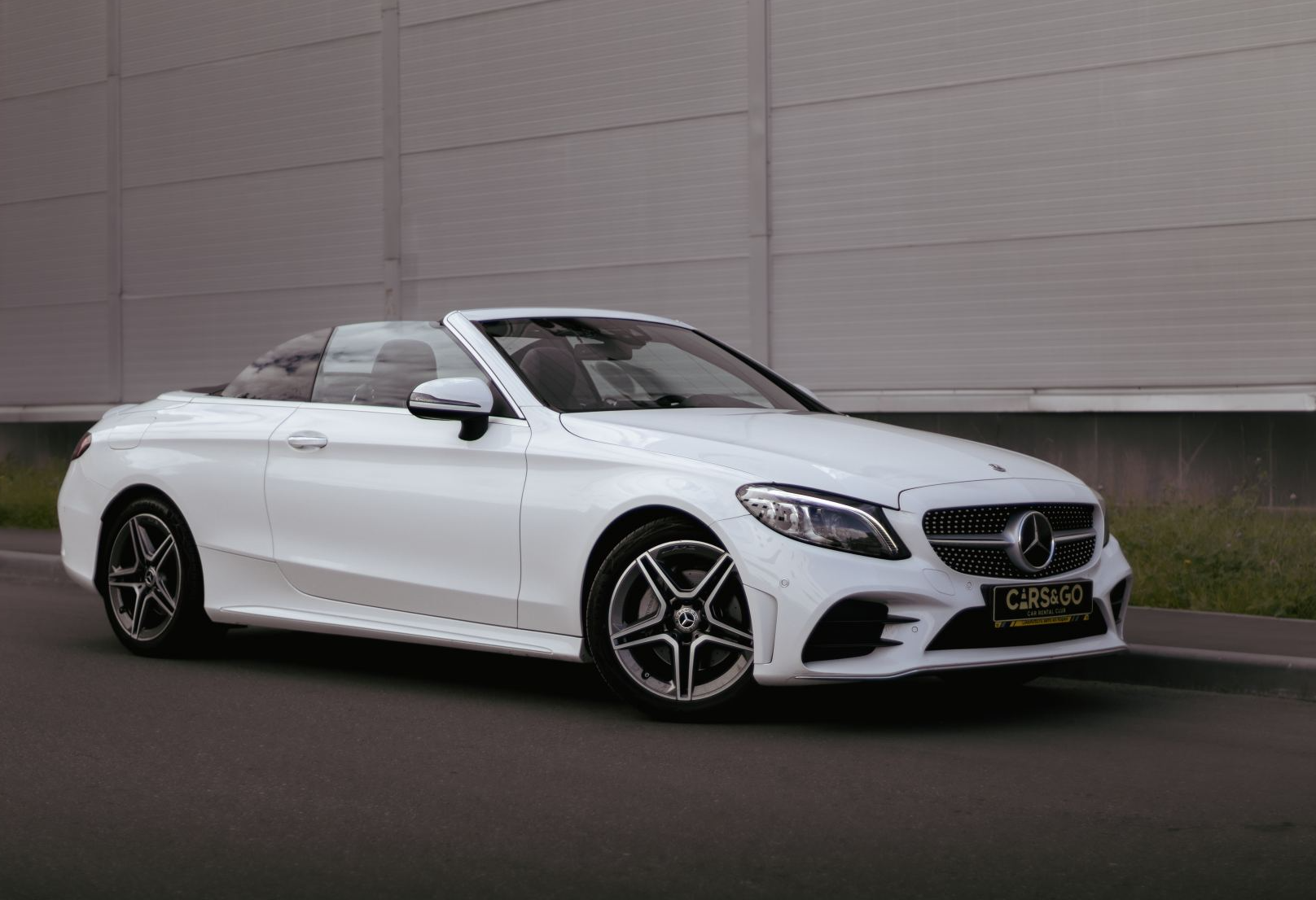 Аренда mercedes-benz c-klass бизнес класса 2022 года в городе Москва Крылатское от 12000 руб./сутки, задний привод, двигатель: бензин, объем 2 литра, ОСАГО (Мультидрайв), без водителя, недорого - RentRide