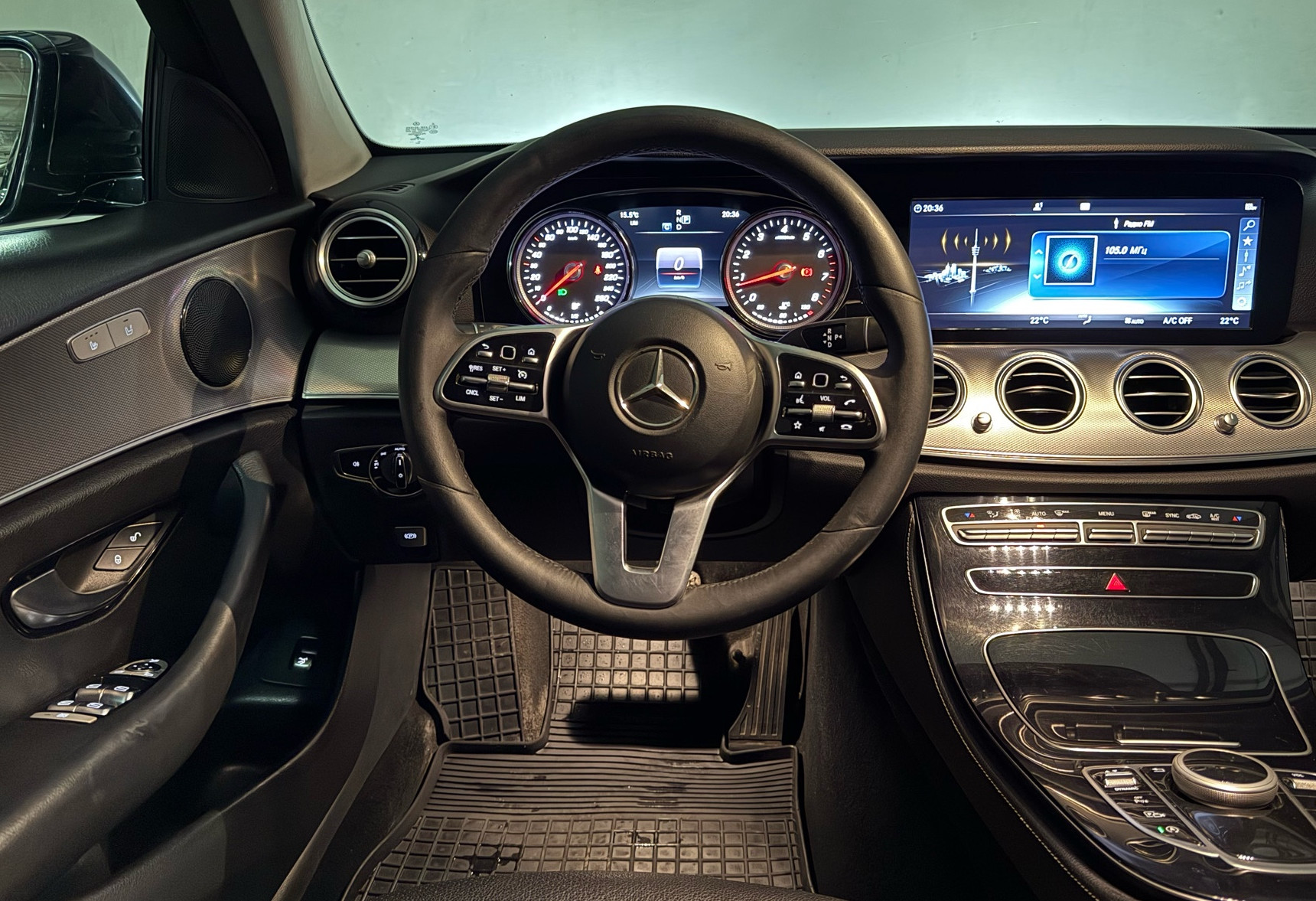 Аренда mercedes-benz e-klass бизнес класса 2018 года в городе Москва Нагорная от 5990 руб./сутки, задний привод, двигатель: бензин, объем 2 литра, каско (Впишу в полис), ОСАГО (Впишу в полис), без водителя, недорого, вид 13 - RentRide