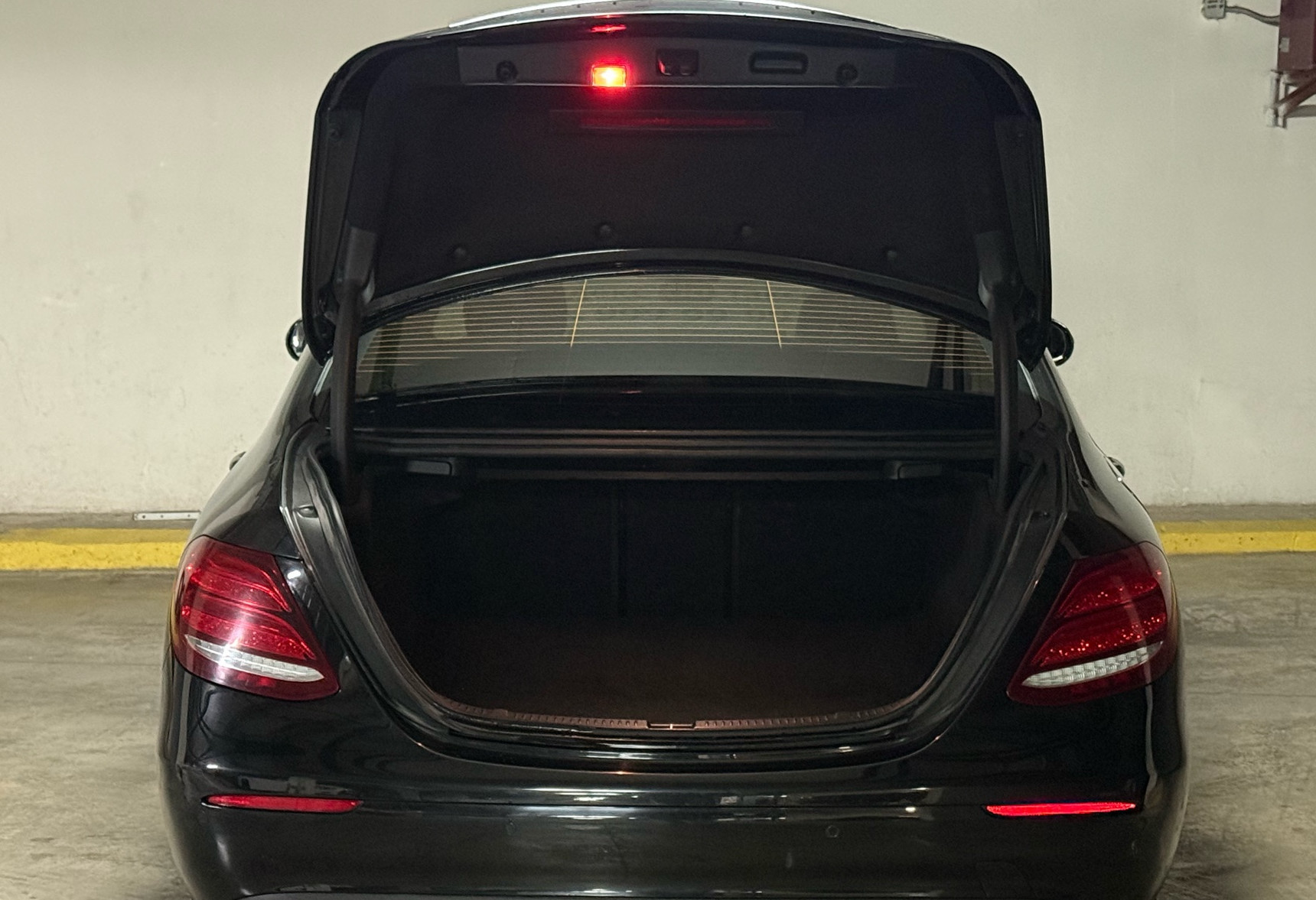 Аренда mercedes-benz e-klass бизнес класса 2018 года в городе Москва Нагорная от 5990 руб./сутки, задний привод, двигатель: бензин, объем 2 литра, каско (Впишу в полис), ОСАГО (Впишу в полис), без водителя, недорого, вид 7 - RentRide