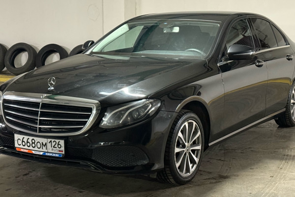 Прокат авто mercedes-benz e-klass бизнес класса 2018 года в городе Москва Нагорная от 5990 руб./сутки, задний привод, двигатель: бензин, объем 2 литра, каско (Впишу в полис), ОСАГО (Впишу в полис), без водителя, недорого - RentRide