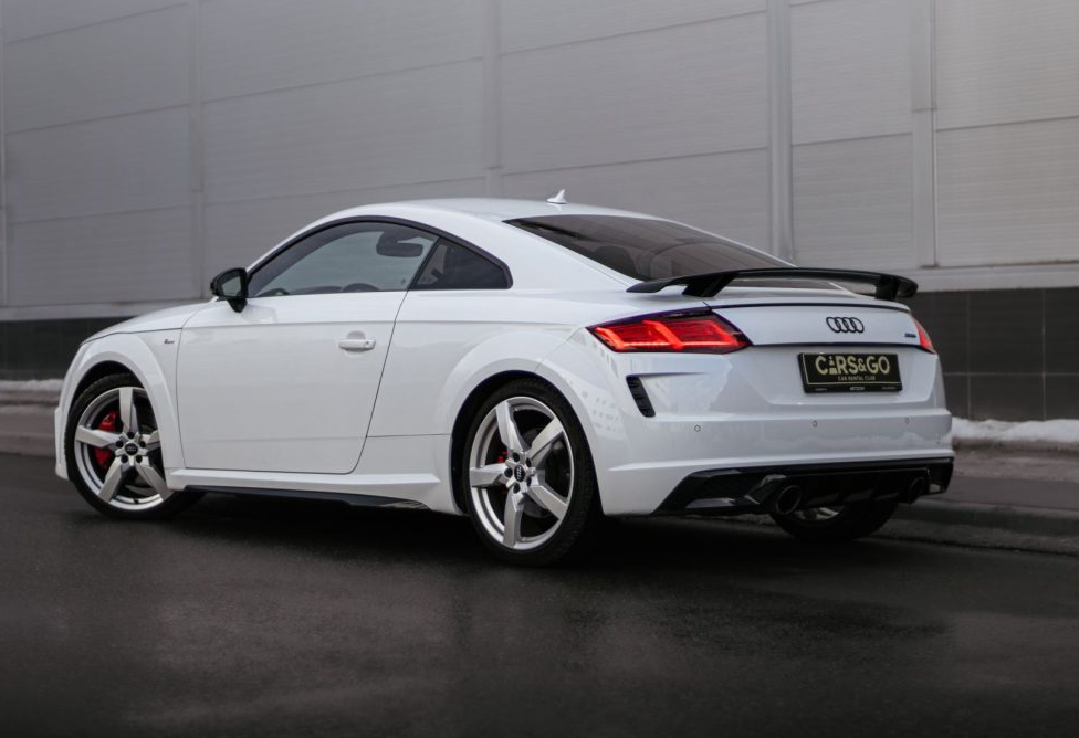 Аренда audi tt премиум класса 2019 года в городе Москва Крылатское от 9600 руб./сутки, полный привод, двигатель: бензин, объем 2 литра, ОСАГО (Мультидрайв), без водителя, недорого, вид 2 - RentRide