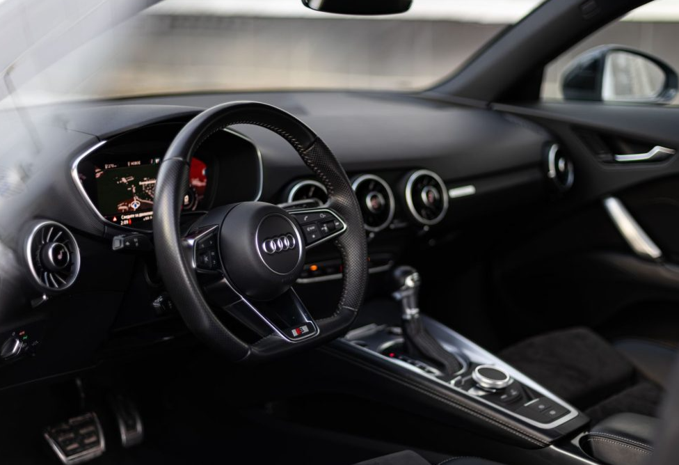 Аренда audi tt премиум класса 2019 года в городе Москва Крылатское от 9600 руб./сутки, полный привод, двигатель: бензин, объем 2 литра, ОСАГО (Мультидрайв), без водителя, недорого, вид 6 - RentRide