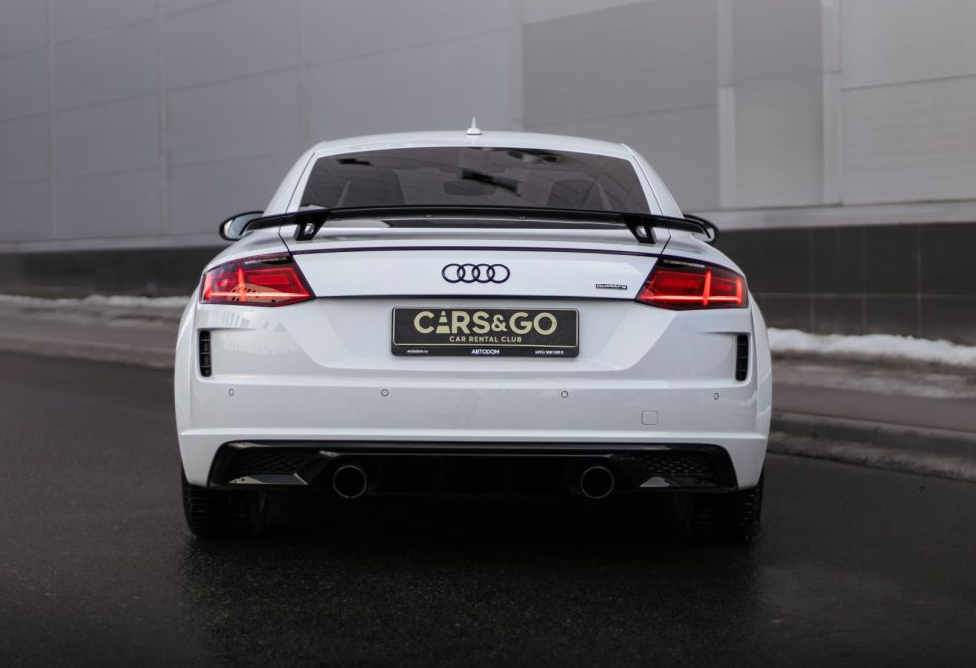 Аренда audi tt премиум класса 2019 года в городе Москва Крылатское от 9600 руб./сутки, полный привод, двигатель: бензин, объем 2 литра, ОСАГО (Мультидрайв), без водителя, недорого, вид 4 - RentRide