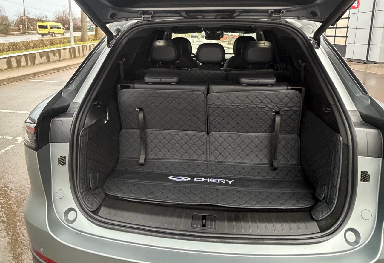 Аренда chery tiggo-9 бизнес класса 2025 года в городе Москва Алтуфьево от 9600 руб./сутки, полный привод, двигатель: бензин, объем 2 литра, ОСАГО (Мультидрайв), без водителя, недорого, вид 7 - RentRide