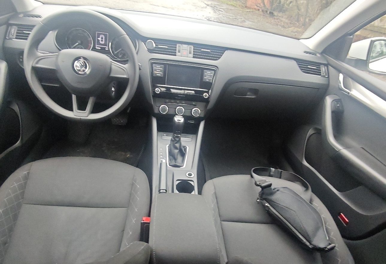 Аренда skoda octavia 2019 года в городе Москва от 2550 руб./сутки, передний привод, двигатель: бензин, объем 1.6 литров, ОСАГО (Мультидрайв), без водителя, недорого, вид 7 - RentRide