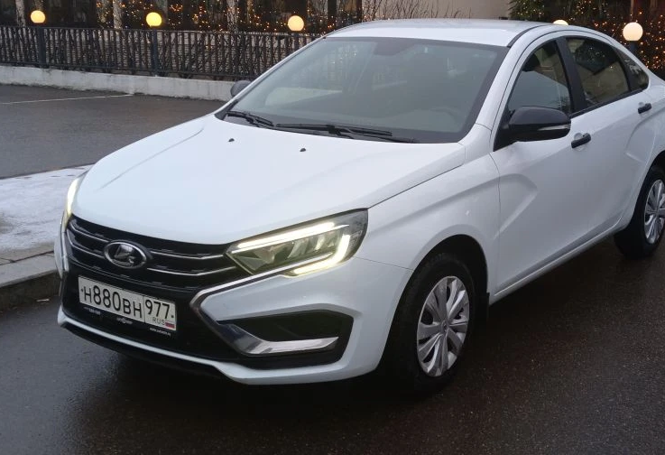Аренда lada vesta эконом класса 2024 года в городе Москва Новые Черемушки от 2000 руб./сутки, передний привод, двигатель: бензин, объем 1.8 литров, ОСАГО (Впишу в полис), без водителя, недорого, вид 2 - RentRide