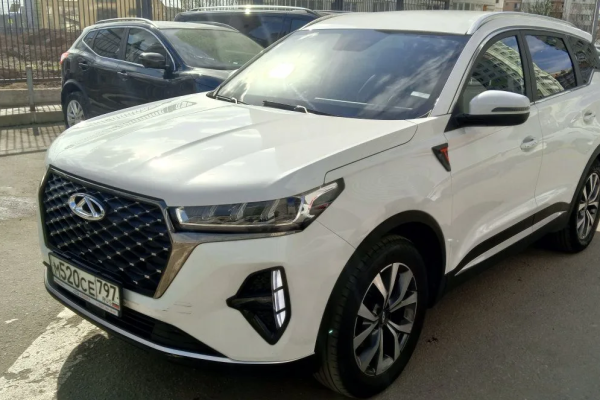 Прокат авто chery tiggo-7-pro-max стандарт класса 2023 года в городе Москва Новые Черемушки от 3200 руб./сутки, передний привод, двигатель: бензин, объем 1.5 литров, ОСАГО (Мультидрайв), без водителя, недорого - RentRide