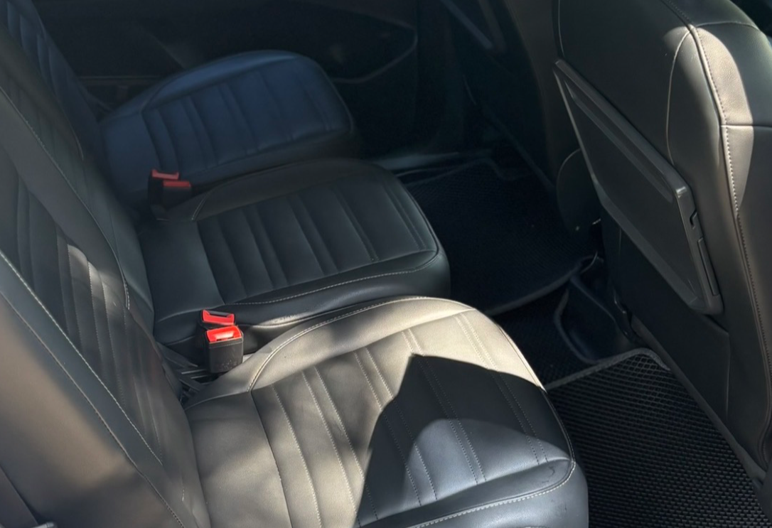 Аренда volkswagen touran 2022 года в городе Москва от 4000 руб./сутки, передний привод, двигатель: бензин, объем 1.4 литра, ОСАГО (Мультидрайв), без водителя, недорого, вид 7 - RentRide