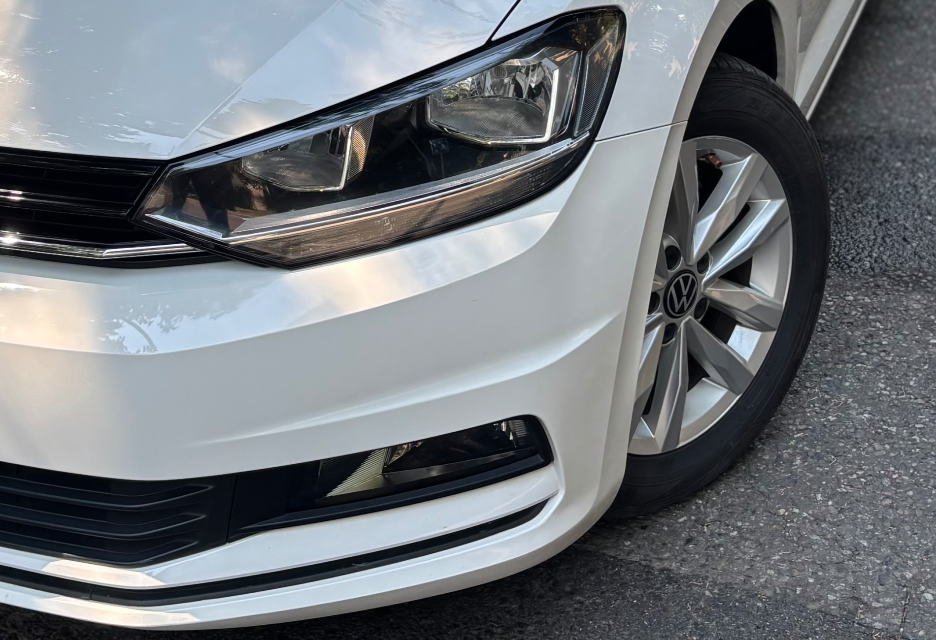 Аренда volkswagen touran 2022 года в городе Москва от 4000 руб./сутки, передний привод, двигатель: бензин, объем 1.4 литра, ОСАГО (Мультидрайв), без водителя, недорого - RentRide