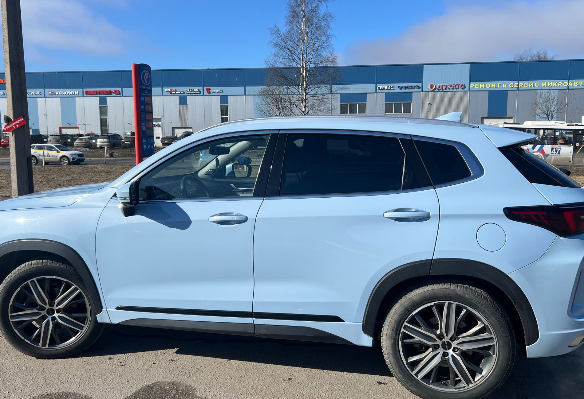 Аренда exeed lx комфорт класса 2023 года в городе Москва Парнас от 3600 руб./сутки, передний привод, двигатель: бензин, объем 1.5 литров, каско (Впишу в полис), ОСАГО (Впишу в полис), без водителя, недорого, вид 2 - RentRide