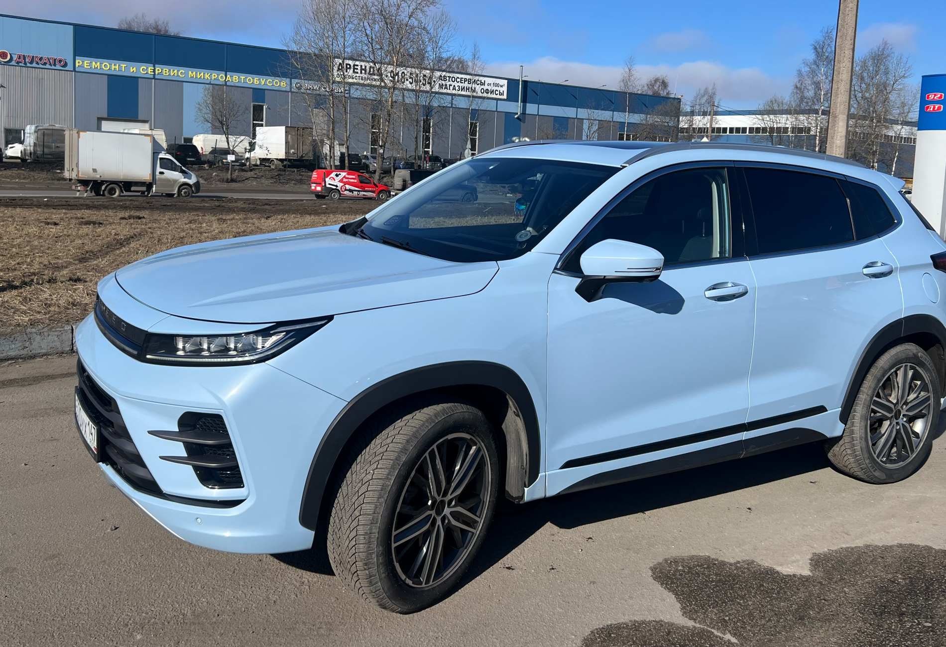 Аренда exeed lx комфорт класса 2023 года в городе Москва Парнас от 3600 руб./сутки, передний привод, двигатель: бензин, объем 1.5 литров, каско (Впишу в полис), ОСАГО (Впишу в полис), без водителя, недорого - RentRide