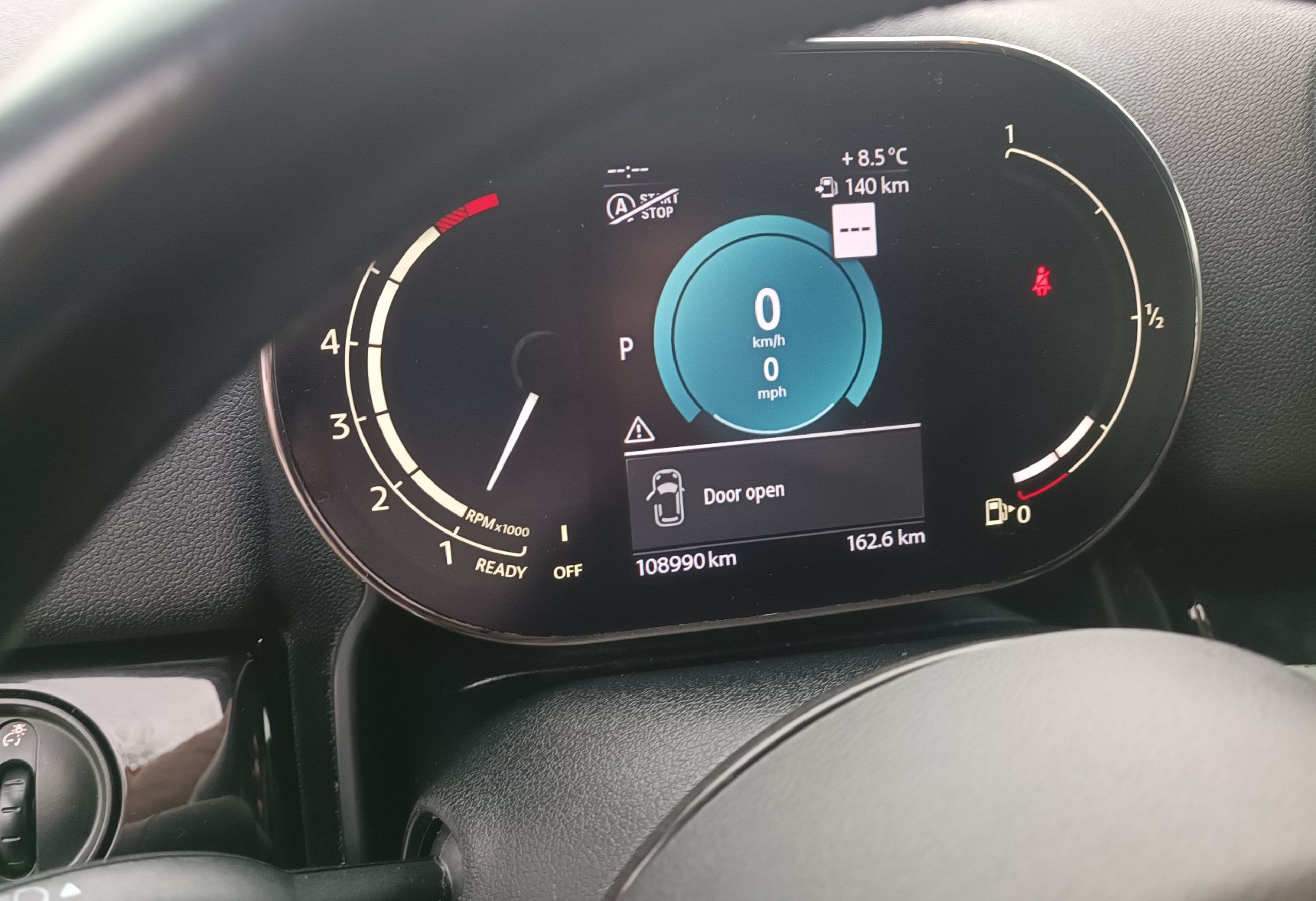 Аренда mini countryman стандарт класса 2021 года в городе Москва Ленинский проспект от 4792 руб./сутки, полный привод, двигатель: бензин, объем 1500 литров, ОСАГО (Впишу в полис), без водителя, недорого, вид 7 - RentRide