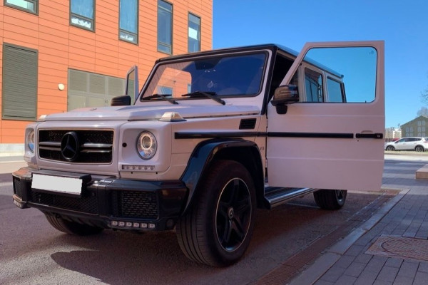 Прокат авто mercedes-benz g-klass 2016 года в городе Москва от 18400 руб./сутки, полный привод, двигатель: бензин, объем 4 литра, каско (Впишу в полис), ОСАГО (Впишу в полис), без водителя, недорого - RentRide