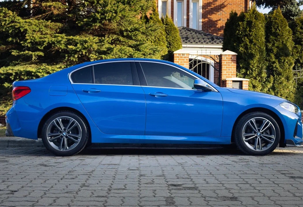 Аренда bmw 1-serii бизнес класса 2021 года в городе Москва от 3992 руб./сутки, передний привод, двигатель: бензин, объем 1.5 литров, без водителя, недорого, вид 7 - RentRide