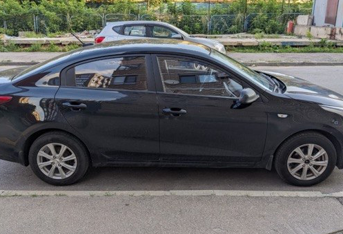 Аренда kia rio эконом класса 2018 года в городе Москва Волгоградский проспект от 2300 руб./сутки, передний привод, двигатель: бензин, объем 1.6 литров, ОСАГО (Впишу в полис), без водителя, недорого, вид 3 - RentRide